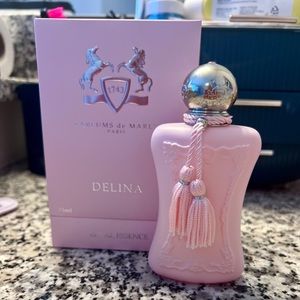 Delina perfume